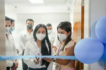 Cada punto tiene una capacidad para aplicar un biológico cada 10 minutos, es decir, cada hora se pondrían seis dosis, justificado por diez horas al día, se estaría hablando de 60 dosis.